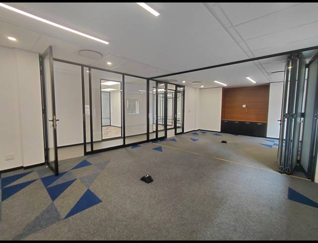 396M² OFFICE TO LET IN BRYANSTON